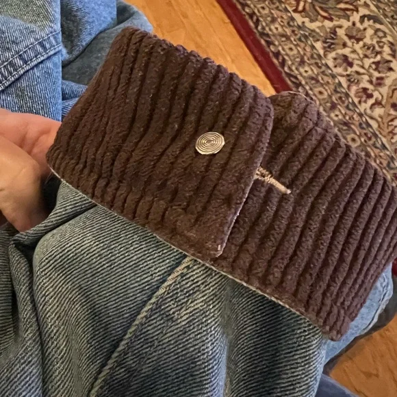 Denim&Co Blue and Brown Jean Jacket with Relaxed Fit - Picture 14 of 15